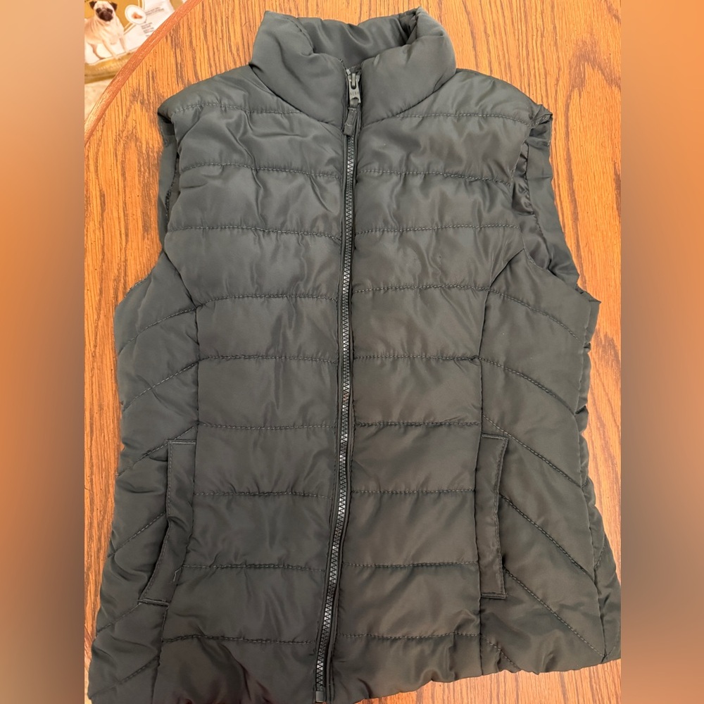 Aeropostale Women's Quilted Black Vest
